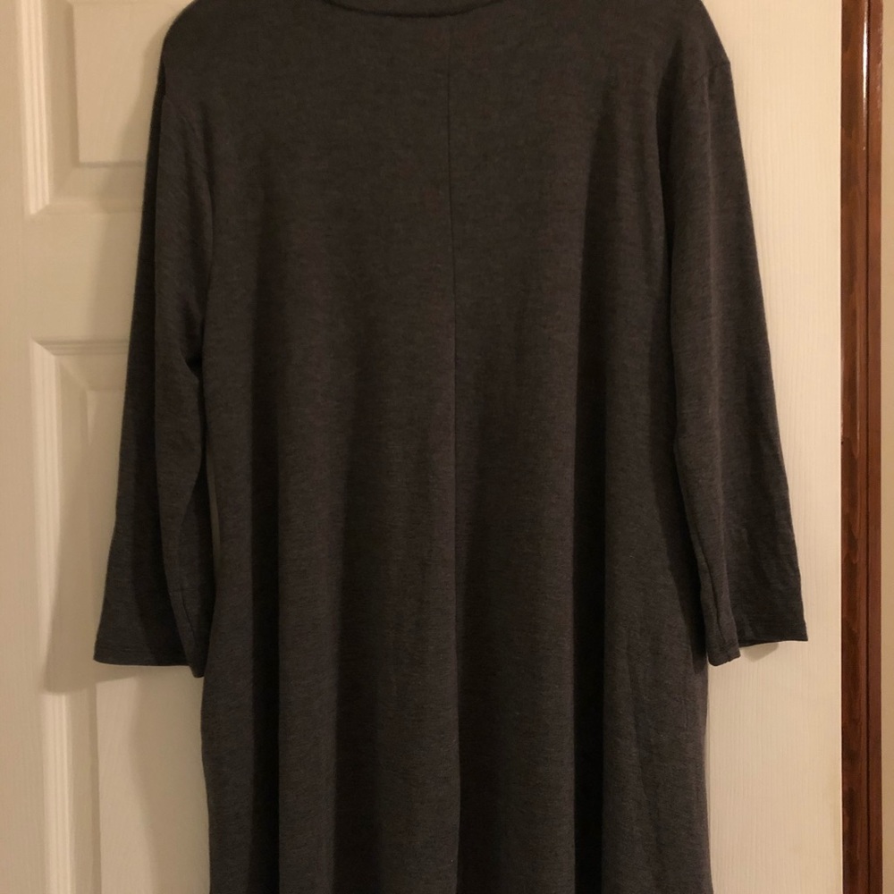 Keyhole Neck Tunic - Picture 4 of 4